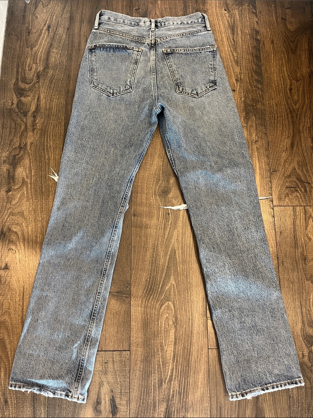 Agolde Women’s Lana fit Light Blue Distressed Jeans - Picture 4 of 9